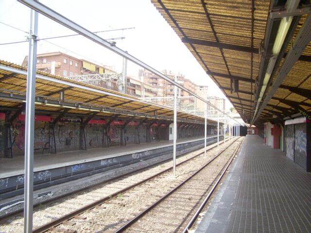 L'antiga estació de Mercat Nou, poc abans de desparèixer.