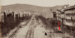 Passeig de Gràcia, c. 1874. Es poden les voreres, pavimentades deixant una franja de terra (Joan Martí / AFB).