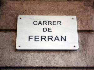 El carrer Ferran, antigament també conegut com Fernandu.